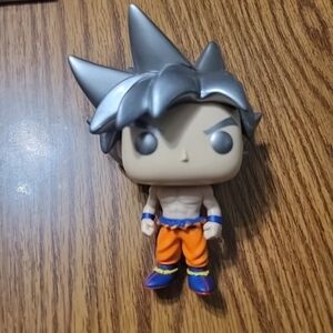 Funko Pop! Animation: Dragon Ball Super - Goku Ultra Instinct Form